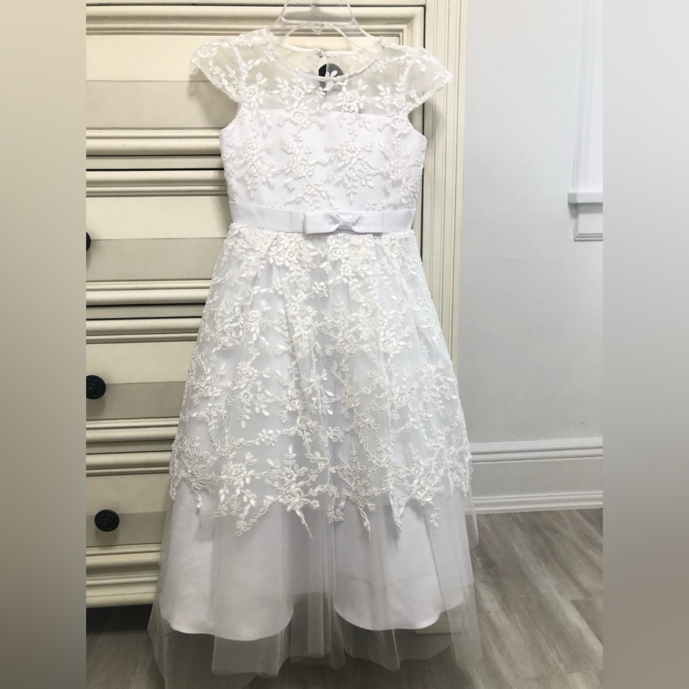 US Angels Girls 6-Cap-Sleeve Lace Beaded Mesh Communion Dress.